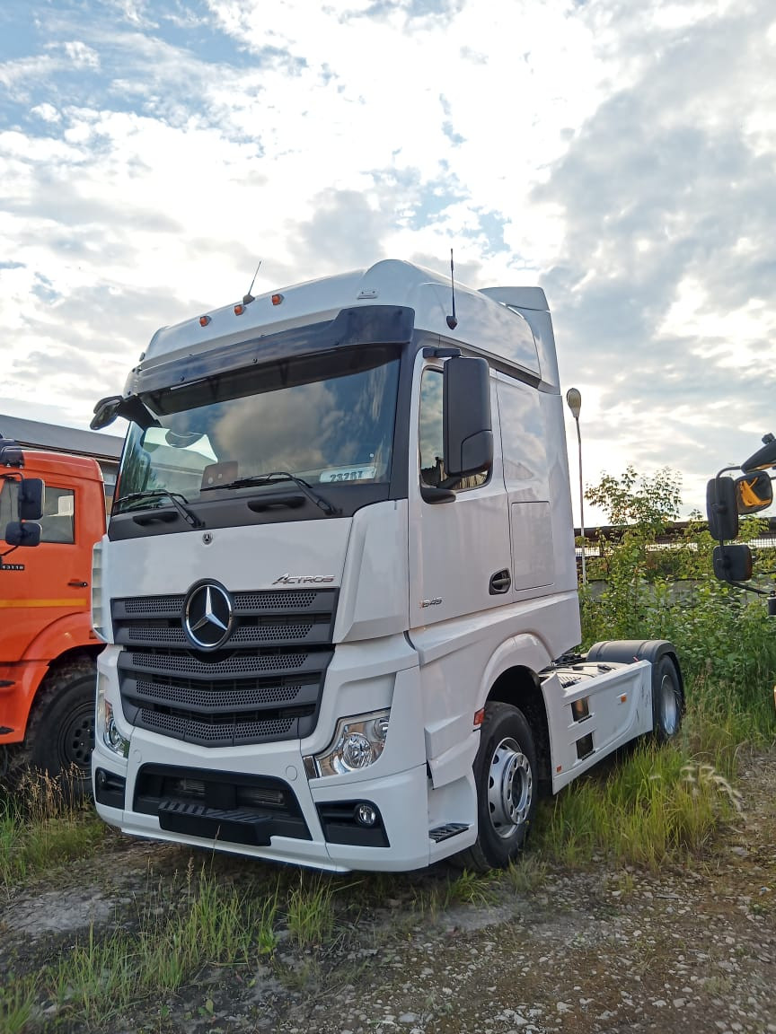 Mercedes -Benz Actros 845 LS 5 с ADR Mercedes -Benz Actros 845 LS 5 с ADR